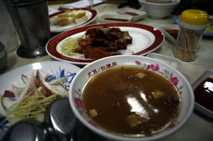 周記肉粥店でお粥